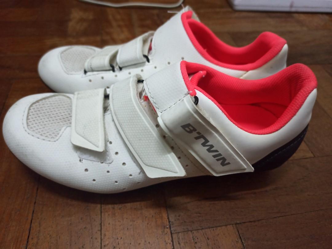 Btwin hotsell cleats shoes
