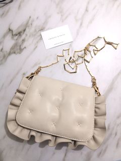 (Category: ) located in . Submitted by mia_closet (Listing ID 1066330339, Image 1). Description: .