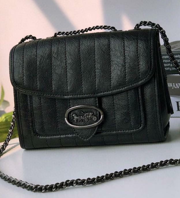 Coach melody shoulder on sale bag with quilting