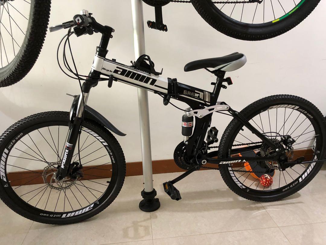 mountain bike with lockout suspension