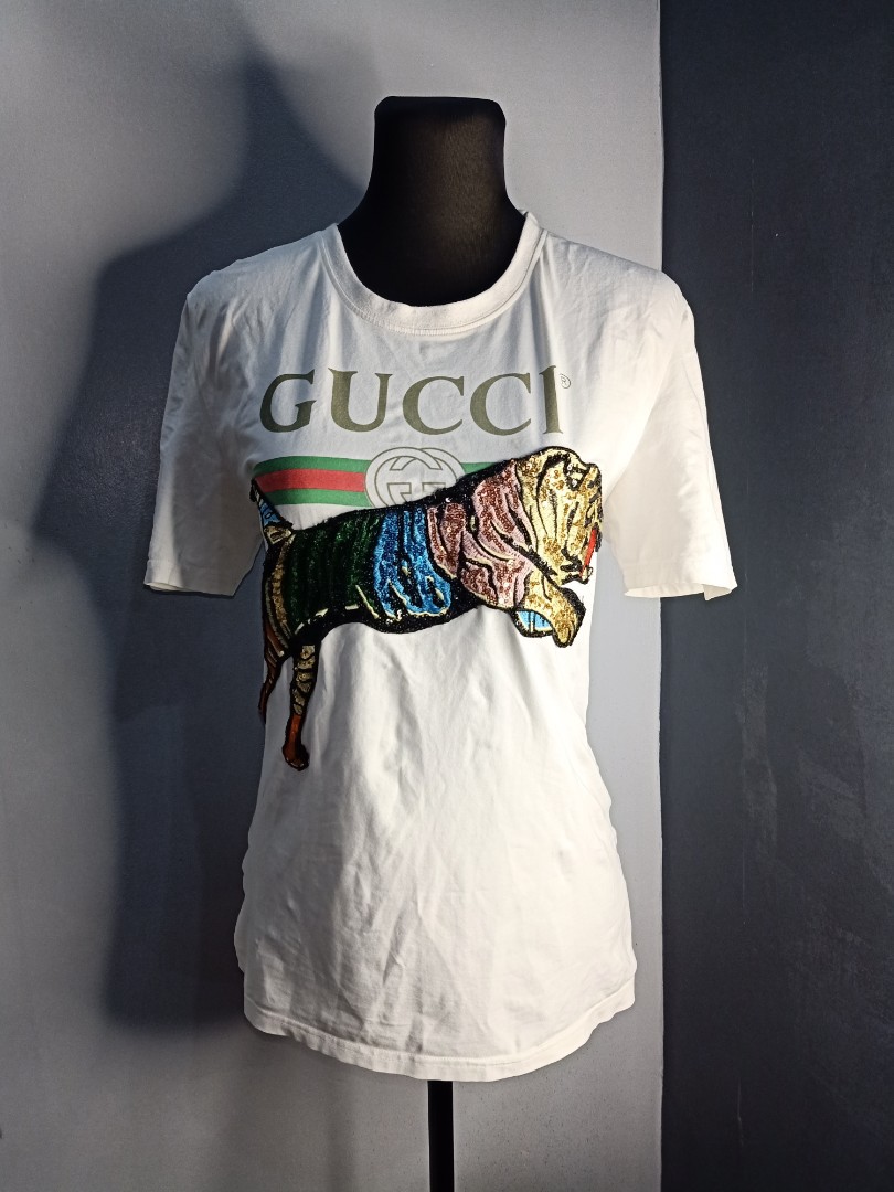 gray gucci shirt