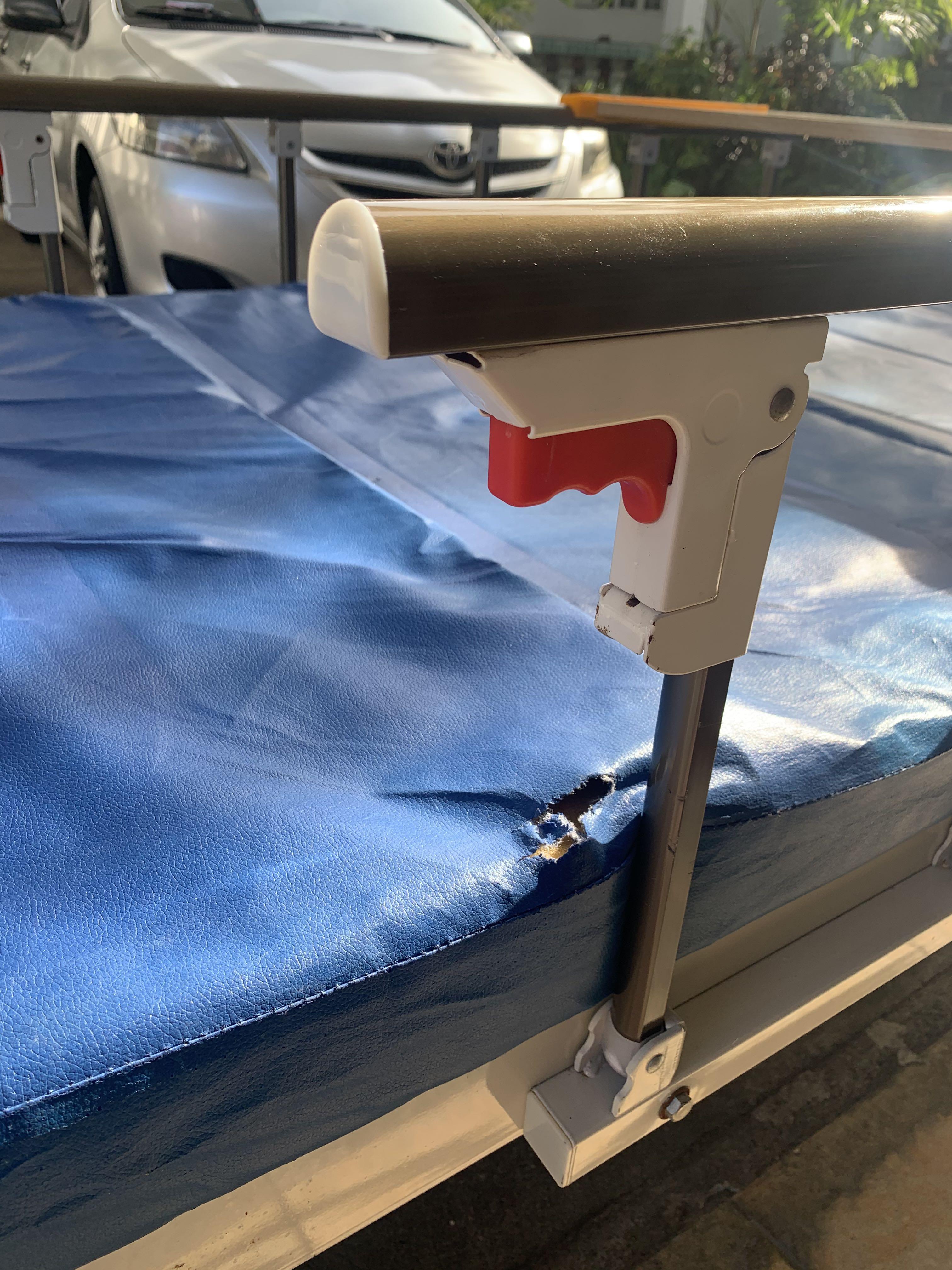 Hospital bed with manual recline, Health & Nutrition, Assistive