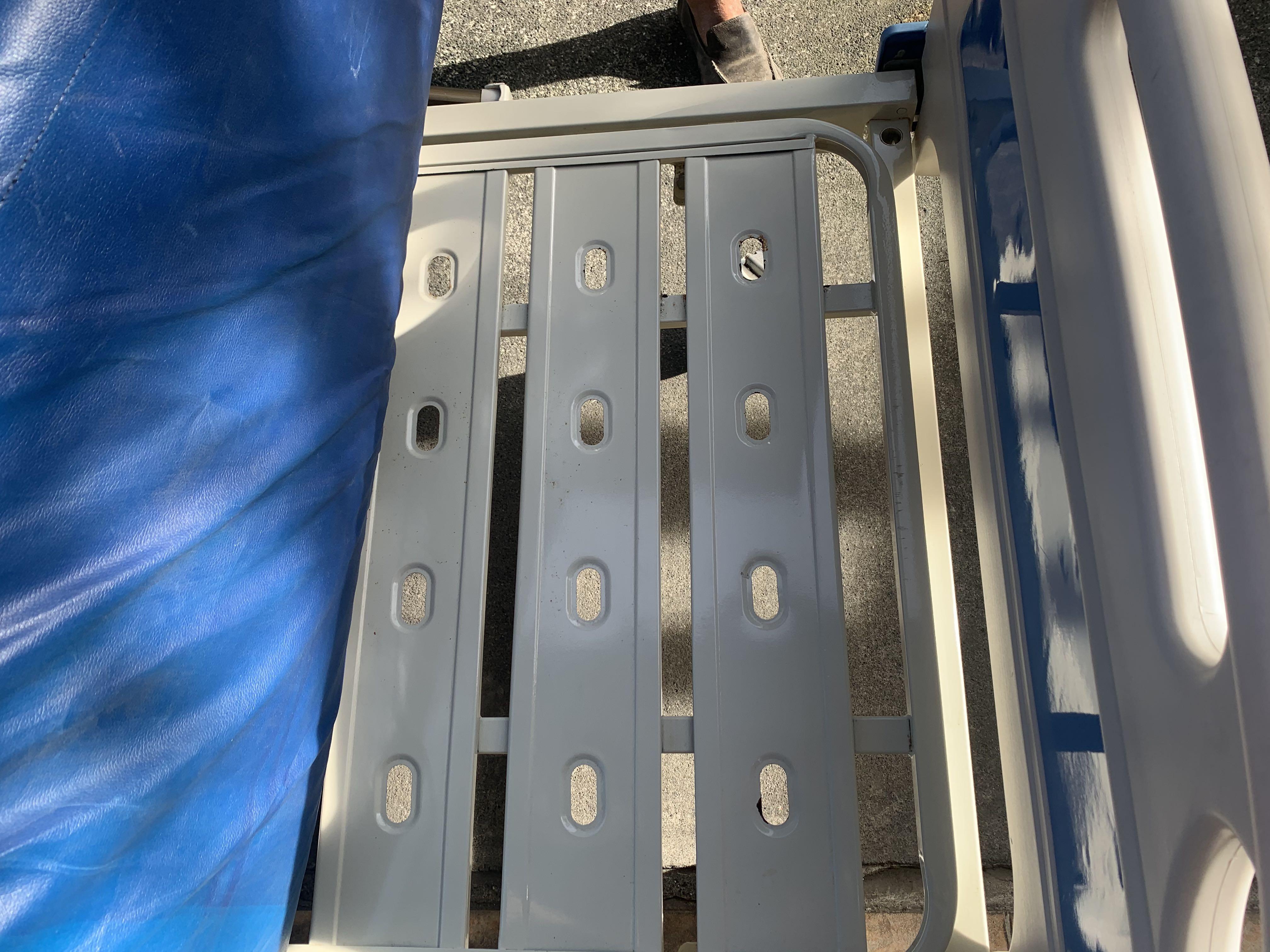 Hospital bed with manual recline, Health & Nutrition, Assistive