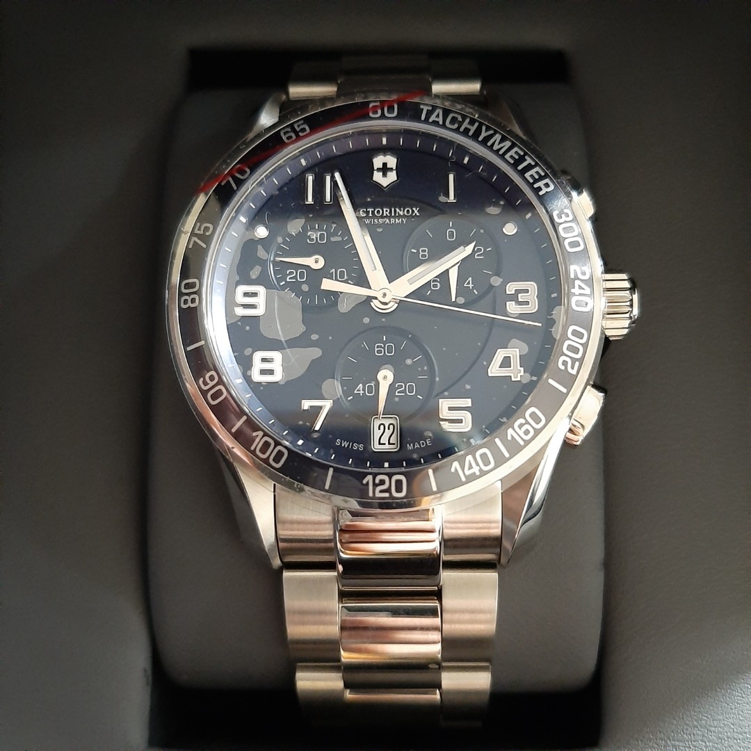 JAM TANGAN VICTORINOX SWISS ARMY