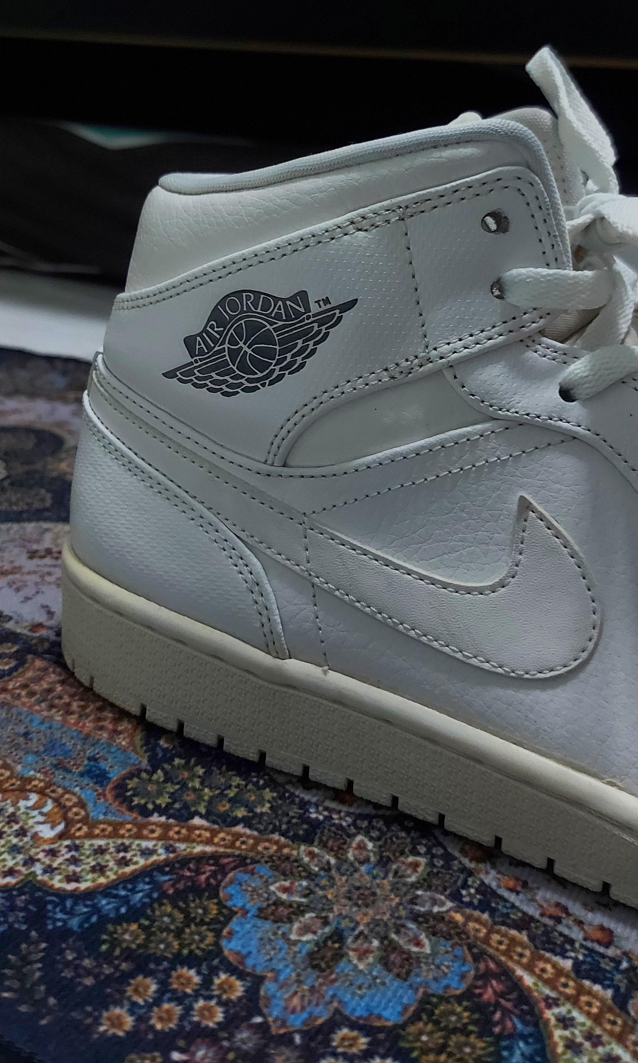 Nike air jordan 1 sales retro mid white wolf grey