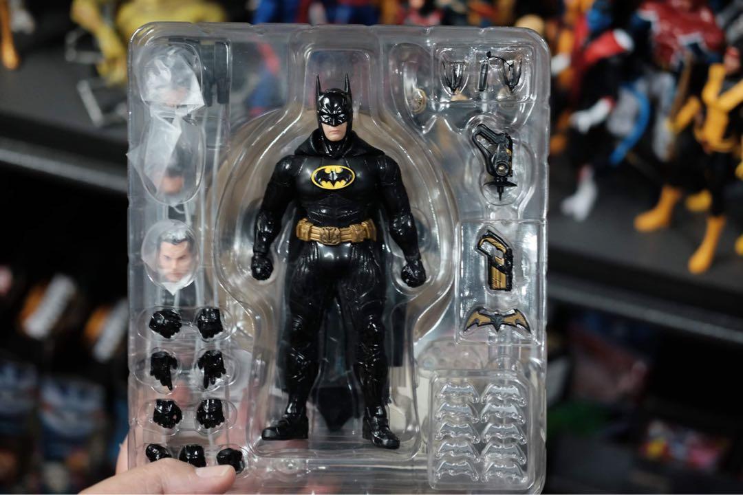 Mezco Mdx Onyx and Ascending Knight Batman, Hobbies & Toys, Toys & Games on  Carousell