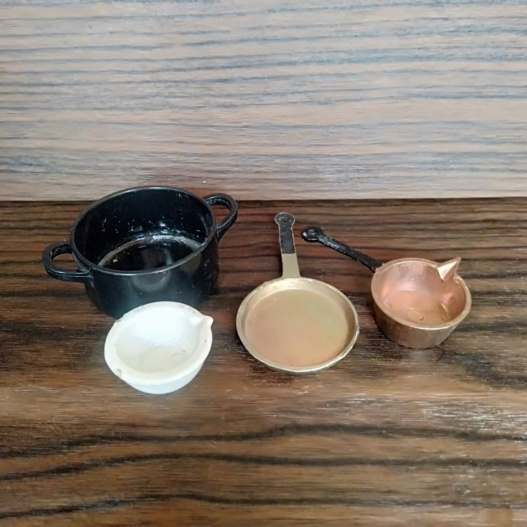 miniature kitchen accessories