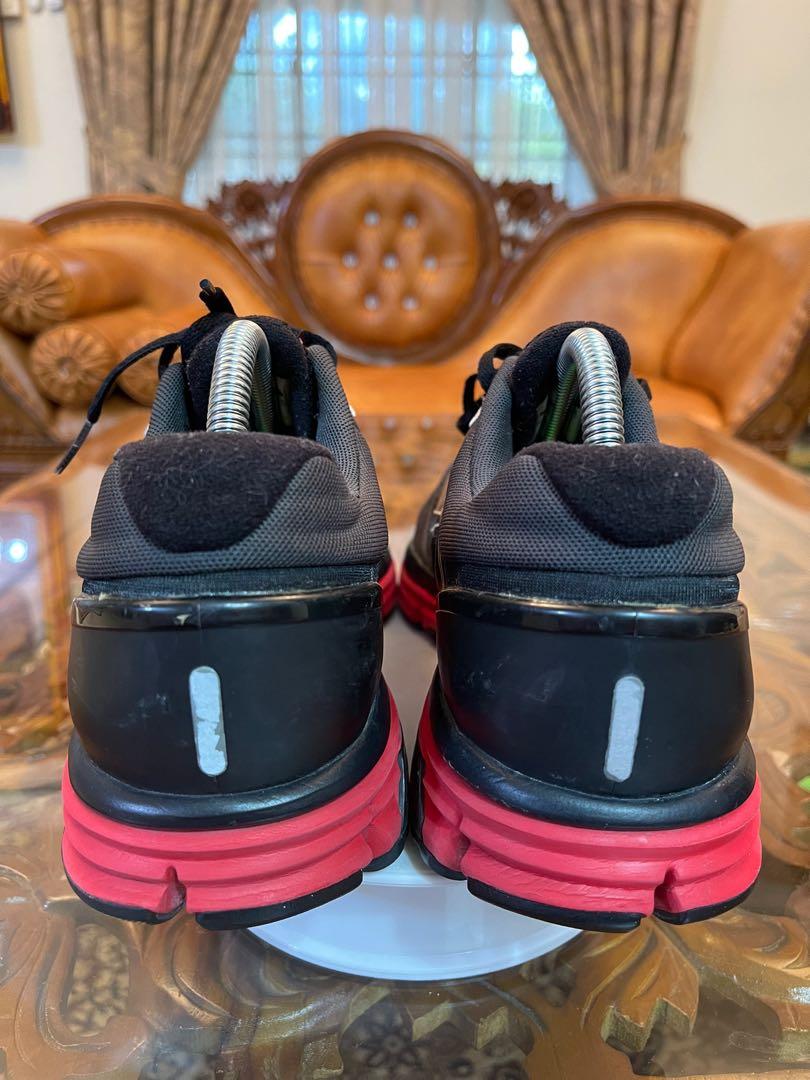 Nike FlyWire Men s Fashion Footwear Sneakers on Carousell
