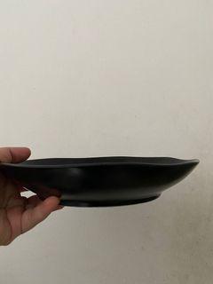 Piring hitam tersedia 20 an pcs