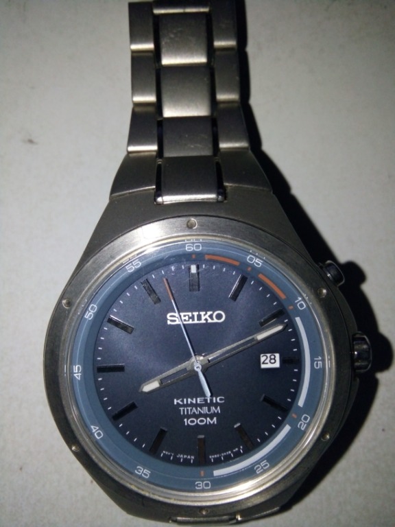 SOLD SEIKO KINETIC TITANIUM 100M W R 10 bar 5M82 0AT0 Men s