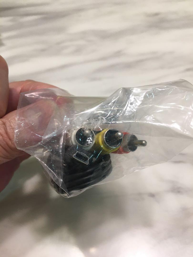 Splitter Cable (Category: Cables & Adaptors) located in Singapore. Submitted by wangly88 (Listing ID 1066391313, Image 2). Description: Brand new splitter cable in wrapping packet. .