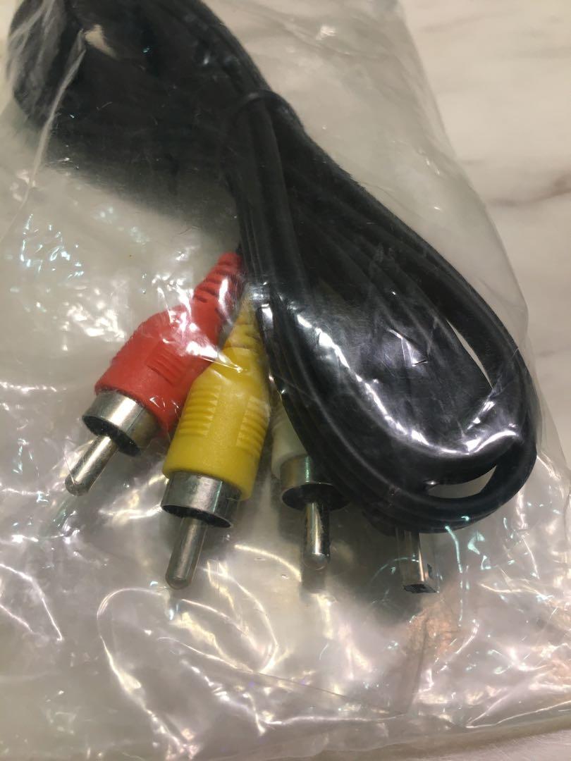 Splitter Cable (Category: Cables & Adaptors) located in Singapore. Submitted by wangly88 (Listing ID 1066391313, Image 3). Description: Brand new splitter cable in wrapping packet. .