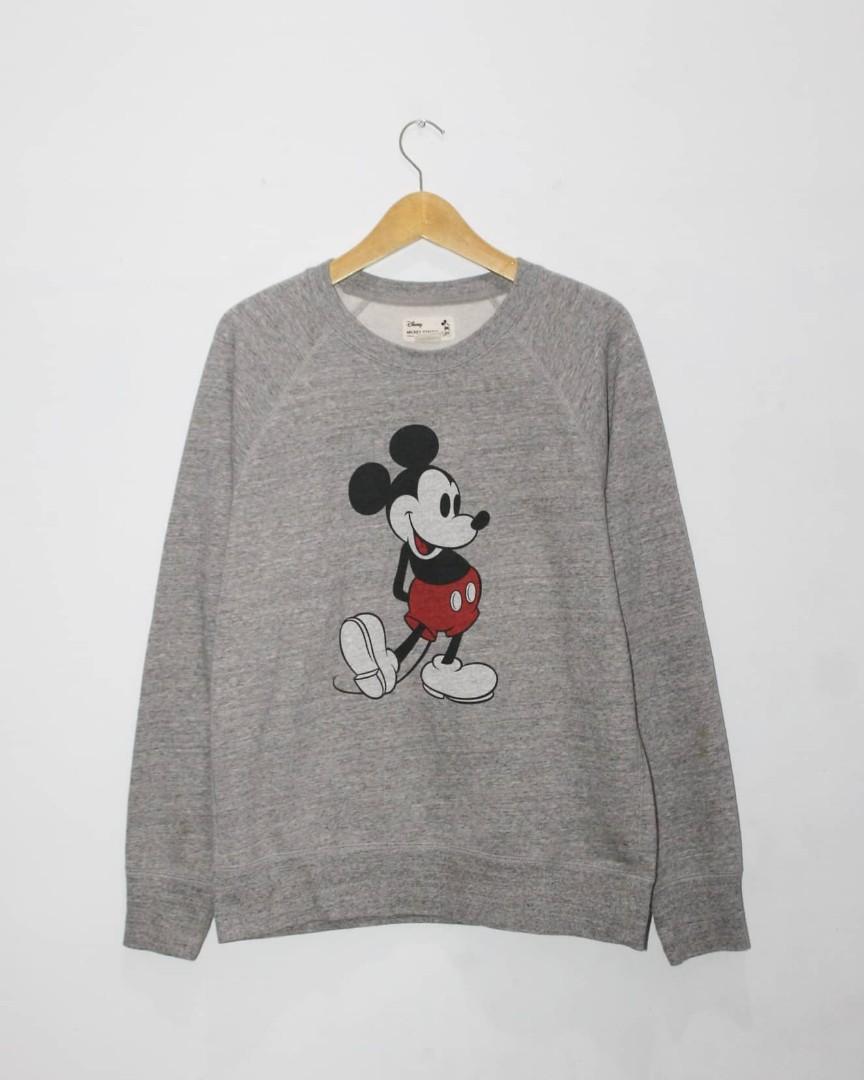 Sweater uniqlo x Mickey Mouse Fesyen Wanita Pakaian Wanita Baju Luaran di Carousell