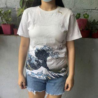 Uniqlo Great wave hokusai blue