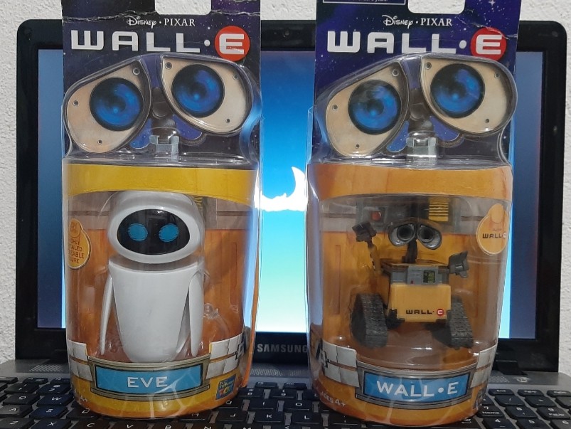 walle and eve toys