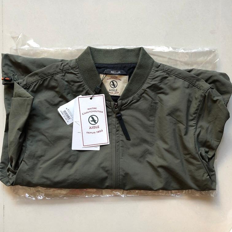 日版aigle Ma 1 Green Bomber Light Jacket 綠色輕身風褸外套防水物料 男裝 男裝衫 外套 Carousell