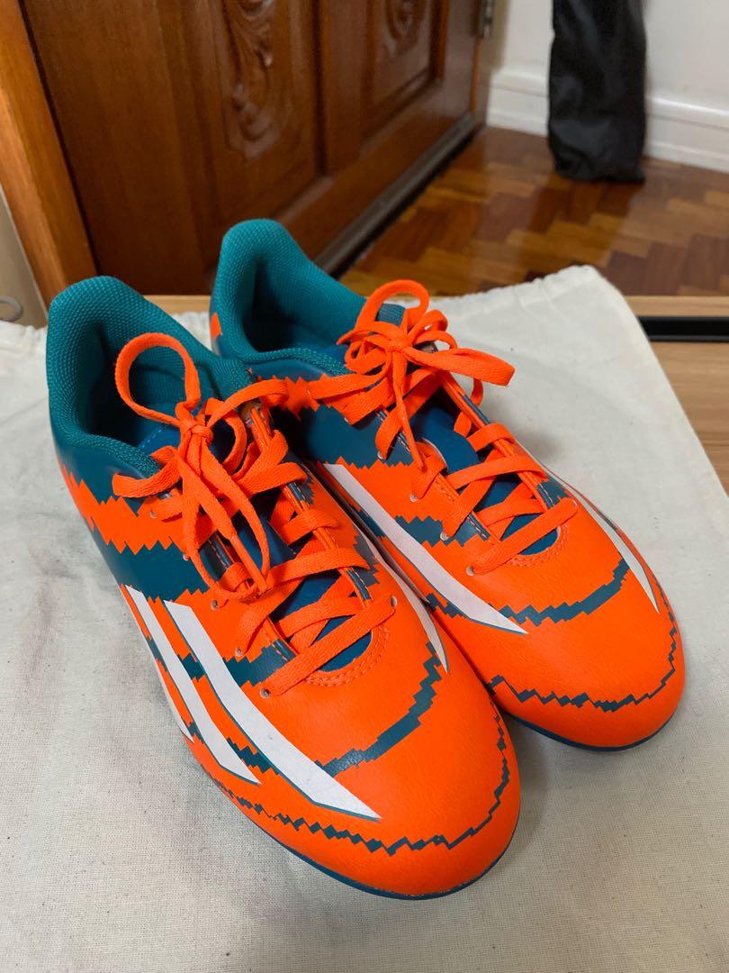 women's messi cleats