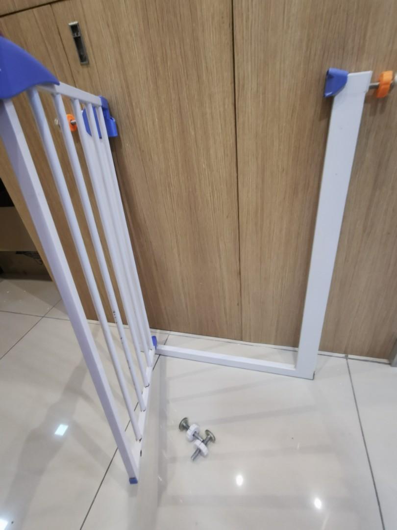 Baby Safety Gate. Preloved. Sign of used. FreshStart