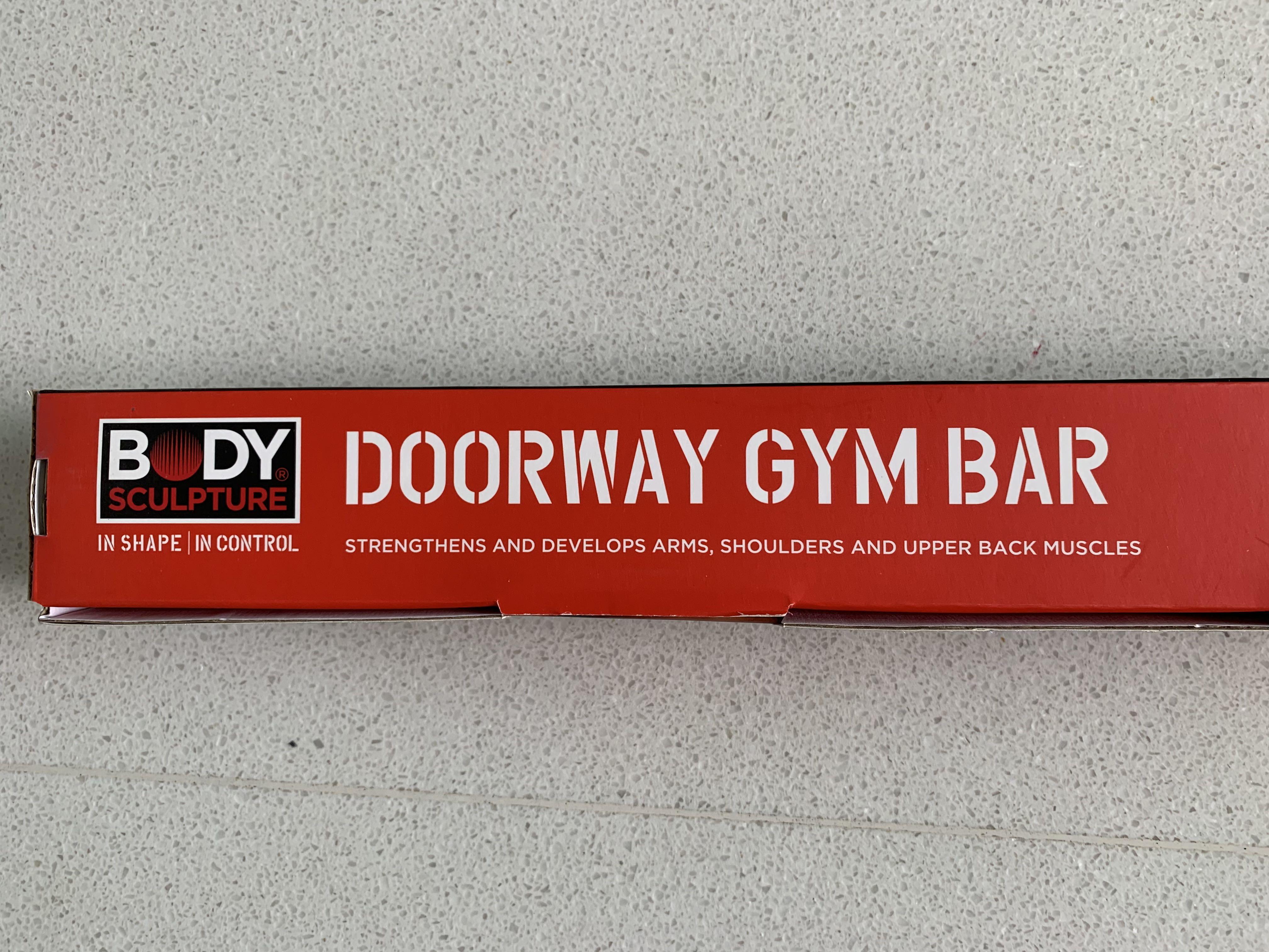 Doorway gym hotsell bar body sculpture