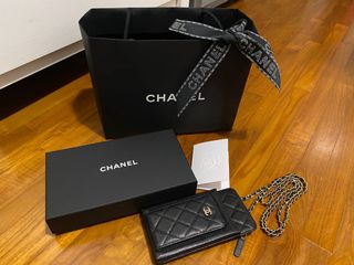 (Category: ) located in . Submitted by mywardrobe83 (Listing ID 1066595139, Image 1). Description: .