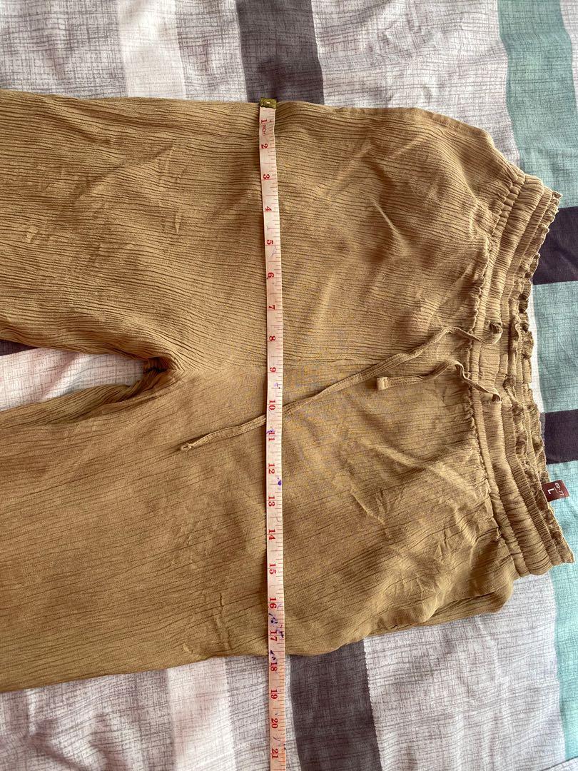 COMFY HIGHWAIST TROUSERS (Category: Other Bottoms) located in Iba. Submitted by maexxdeclutter (Listing ID 1066483982, Image 3). Description: 🔹Waistline: 28-30 inches 🔹Length: 37 inches 🔹Hips: 36 inches 🔹Used 🔹 10/10 condition 🔹No flaw 🔹With pocket 🔹Comfy and lightweight when worn Model’s waistline: 25inches Model’s height: 5’ Model’s hips: 35 ☑️ Please pm me for more details 😊 ☑️ MOP: GCash or bank transfer ☑️Follow/Check my profile for