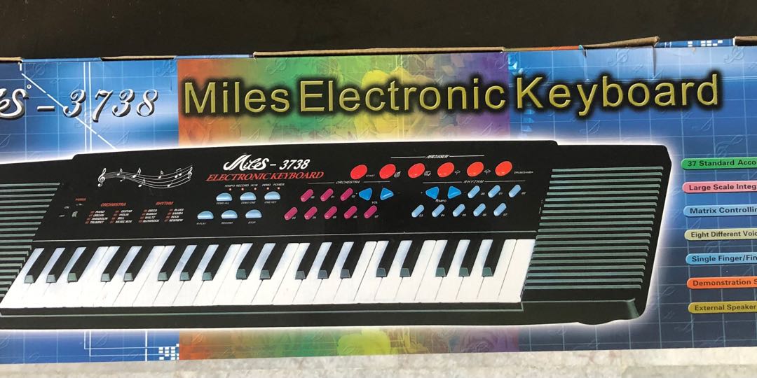 Piano miles shop electronic keyboard 3738