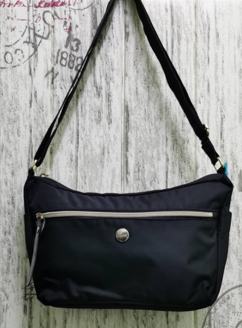 Everlast sling bag sales
