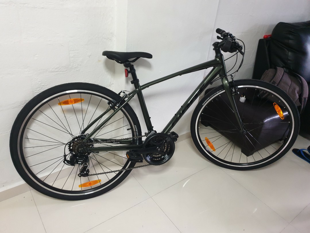 Giant escape 3 2021 S Hybrid, Sports Equipment, Bicycles & Parts