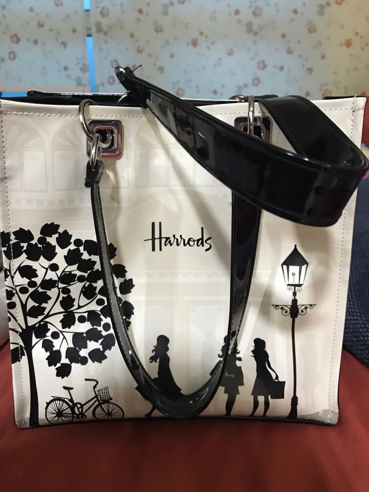 Harrods Knightsbridge Storefront Medium Shopper Women s Fashion