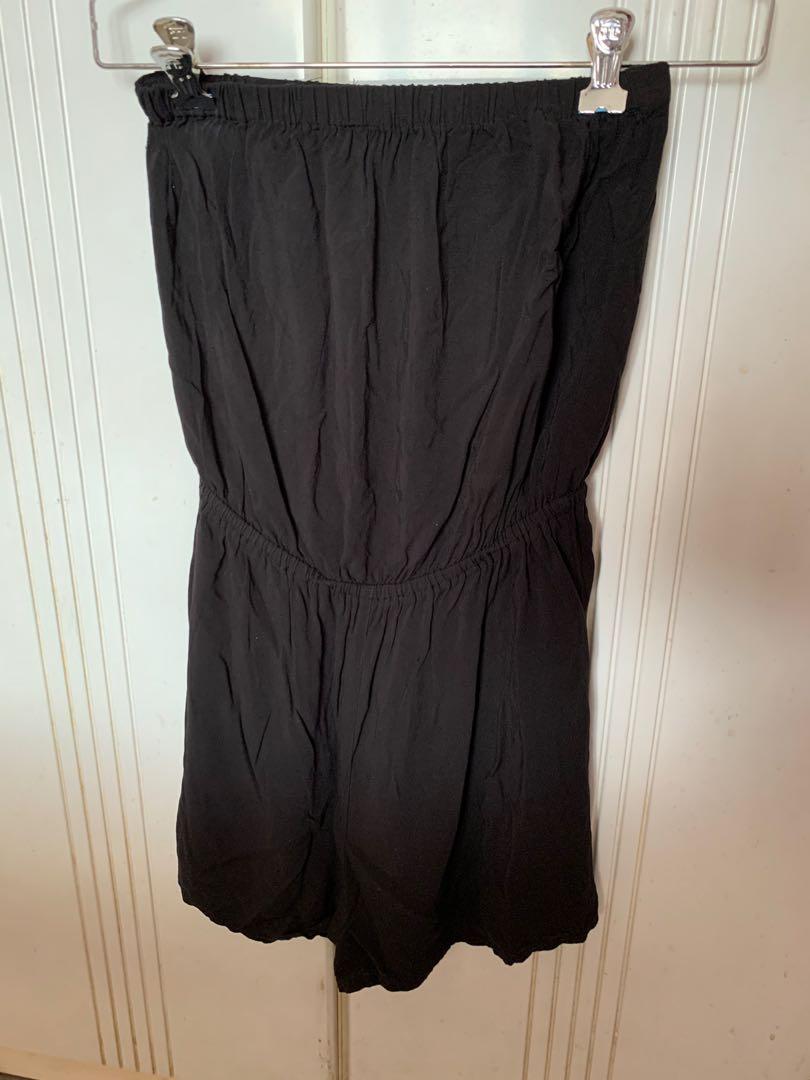 H&M basic romper (Category: Rompers) located in Kuala Lumpur. Submitted by mamapenguin (Listing ID 1066449171, Image 1). Description: .
