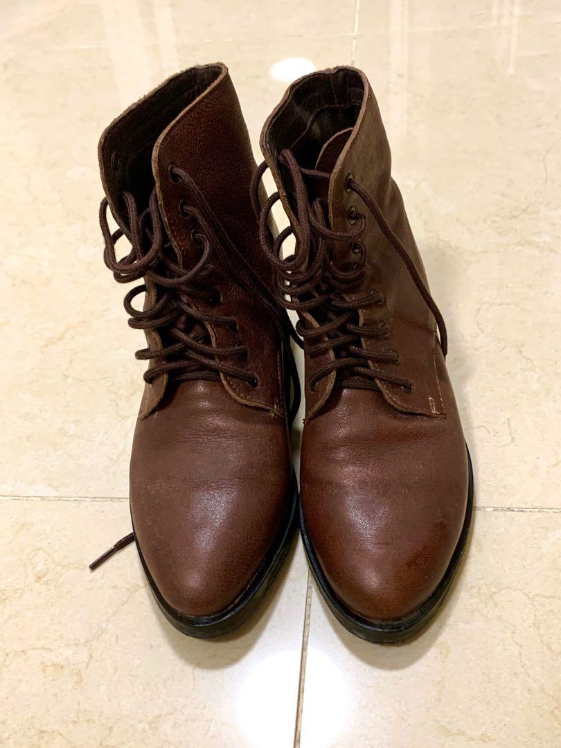 Jeffrey campbell gamin boot store