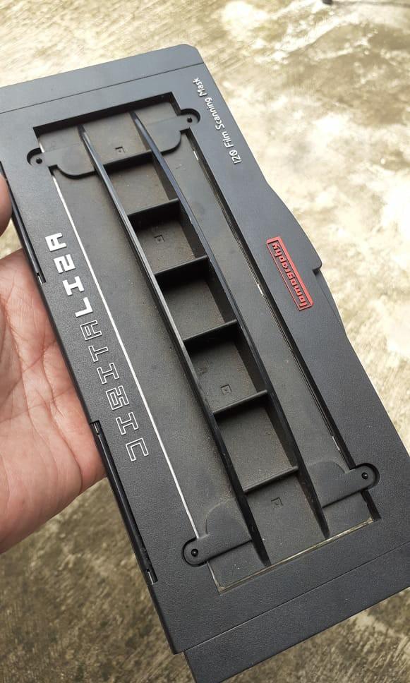 Lomography Digitaliza 120 Film Scanning Mask, Fotografi di Carousell