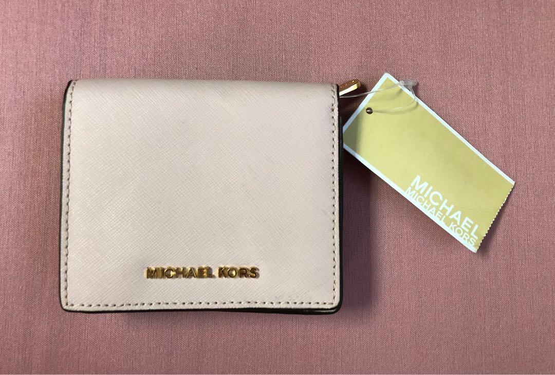 Michael Kors (Jet Set Travel) - Blossom Carryall Card Case Leather, Women's  Fashion, Bags & Wallets, Wallets & Card holders on Carousell