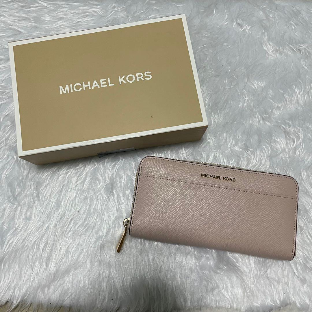Michael Kors long wallet in Ballet Pink (Category: Luxury Bags & Wallets) located in Makati City. Submitted by glowcartph (Listing ID 1066502723, Image 2). Description: Brand new authentic Michael Kors long wallet in Ballet pink Not used Comes with box RFS: decluttering .