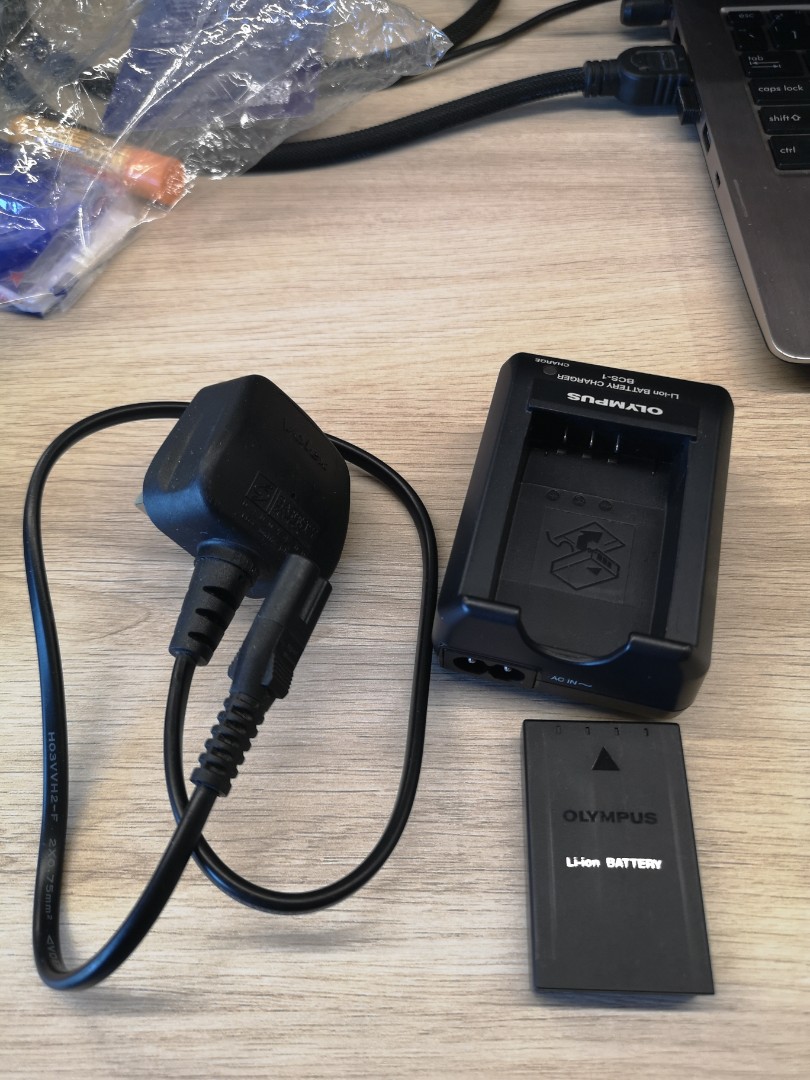 Olympus BCS1 charger with BLS1 battery, 手提電話, 電話及其他裝置配件, 電池及充電器
