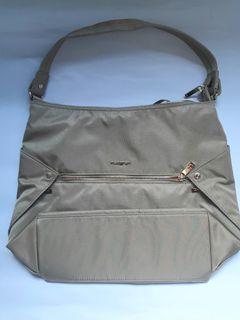 Pre loved Hedgren Handbag Oblique