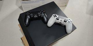 PS4 pro 1TB + 3 games