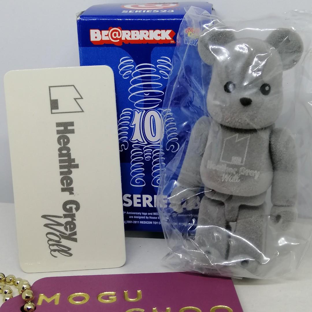 (rare secret piece) Cashca UK Artist x Bearbrick Series 23 flocked version  figure