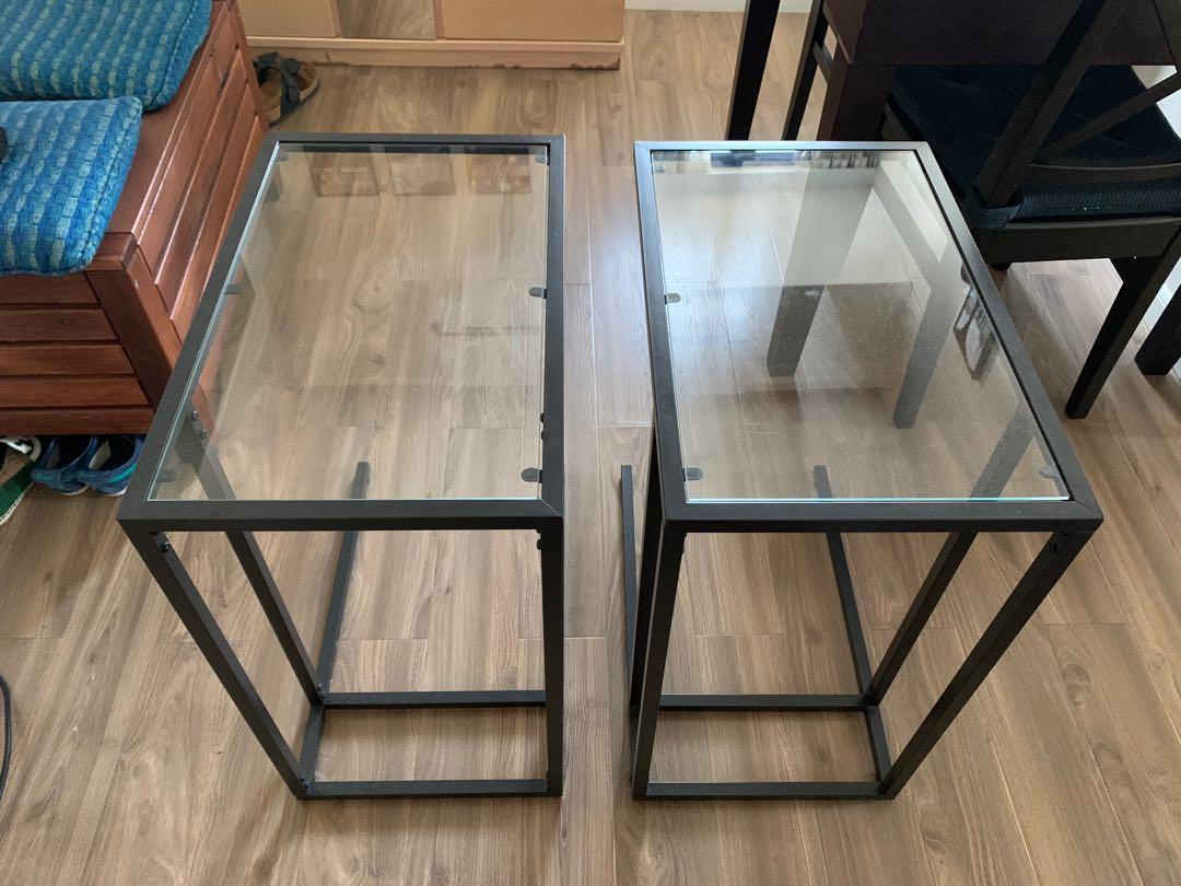 Side table （分類：桌子）位於 Hong Kong。 由 parth.123 提交（商品編號 1066545126，圖片 1）。簡介： 2 IKEA side tables for free 25 inches tall x 15 inches width 。