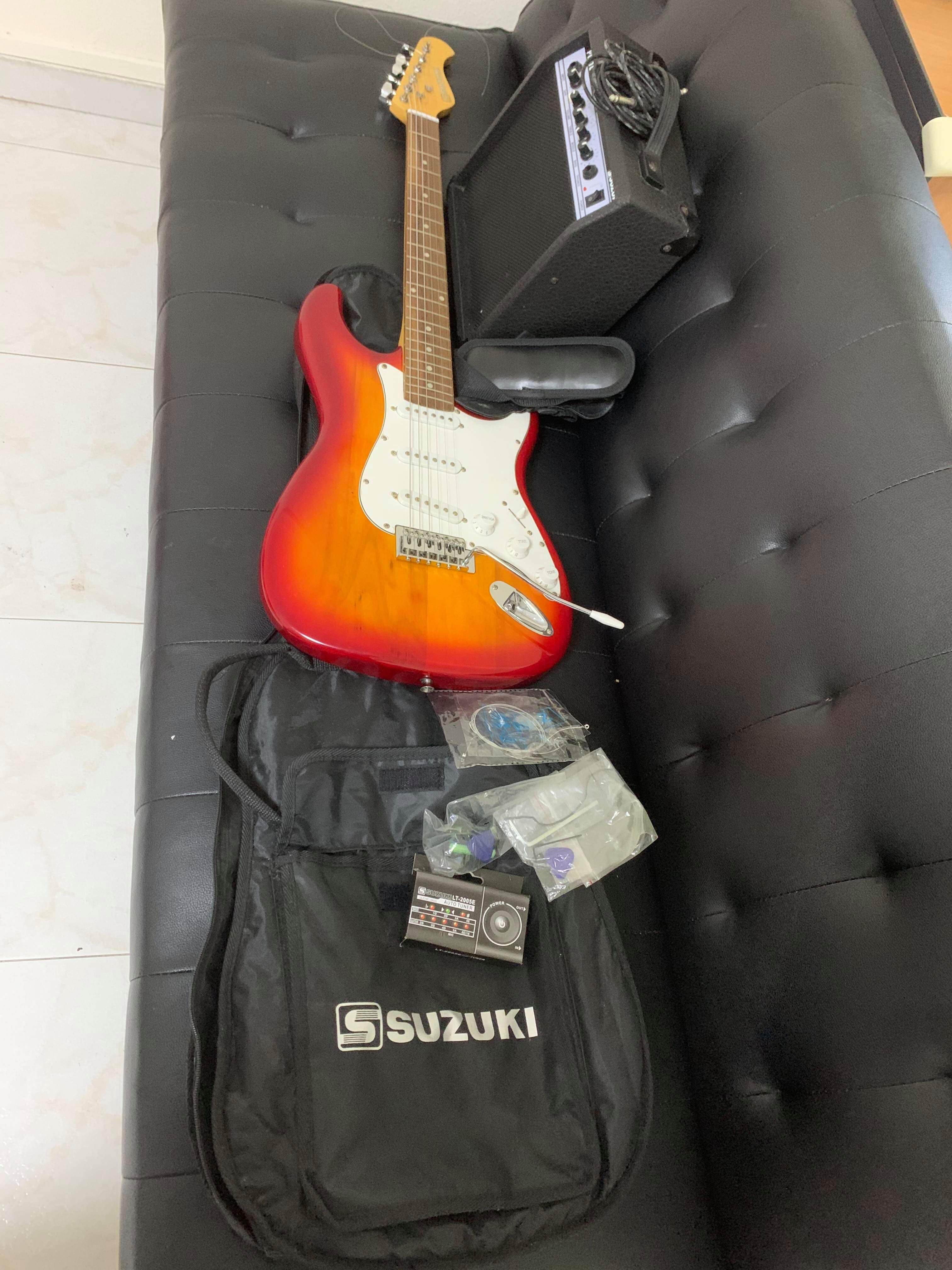 Suzuki Electric Guitar, Hobbies & Toys, Music & Media, Musical