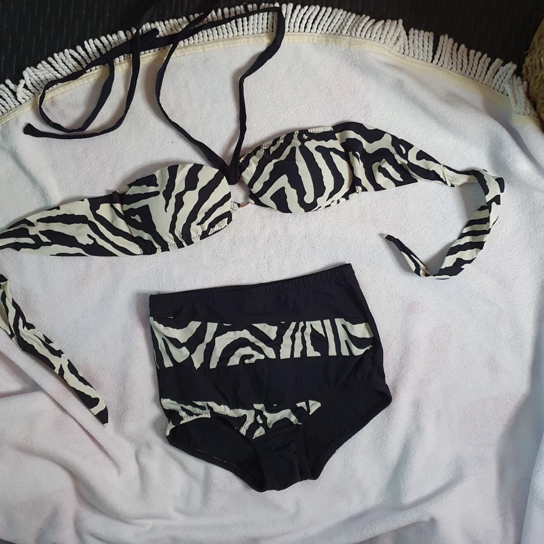 SWIMSUIT Two Piece High Waist Bikini Bottom (Category: Bikinis & Swimsuits) located in Las Pinas. Submitted by mooncollections (Listing ID 1066474001, Image 1). Description: 💖 PRELOVED 💖 ✅️ ​excellent used condition ✅️ no issue ✅️ high quality for cheaper price ✅️ last price posted 🔸️ thick spandex material 🔸️ with padding 🔸️ flattering swimwear 🔸️ fits small - medium ⚠️ FIRST TO PAY, GETS THE ITEM ⚠️ No to bogus buyers/joy reservers ⚠️ No 