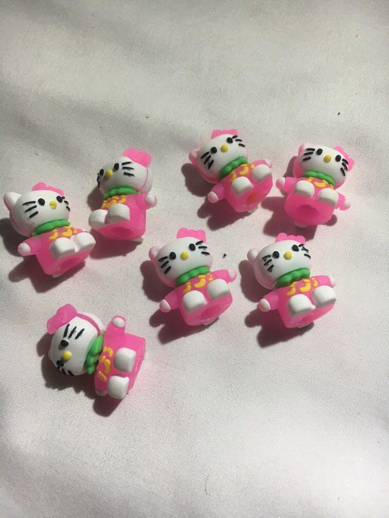 Take all Hello kitty pen topper (Category: Stationery & School Supplies) located in Las Pinas. Submitted by hauscleanup (Listing ID 1066469800, Image 1). Description: 7 pcs.