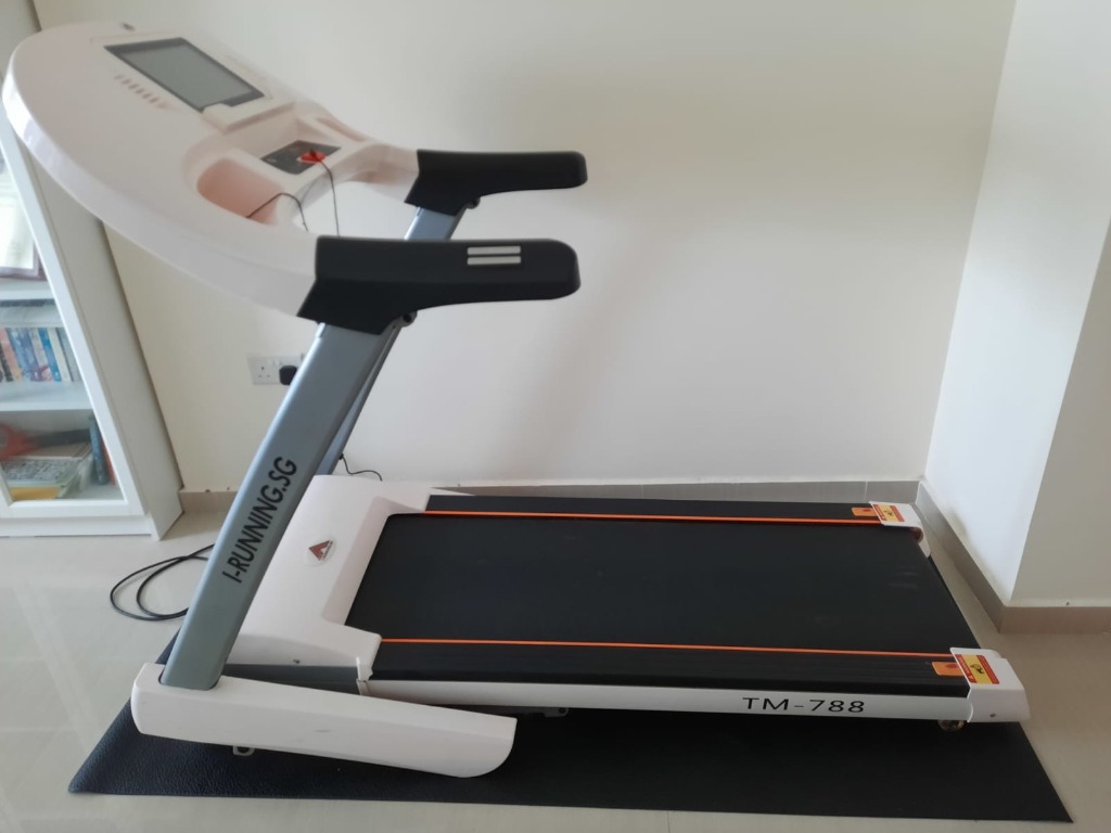 Treadmill, Sports Equipment, Exercise & Fitness, Cardio & Fitness