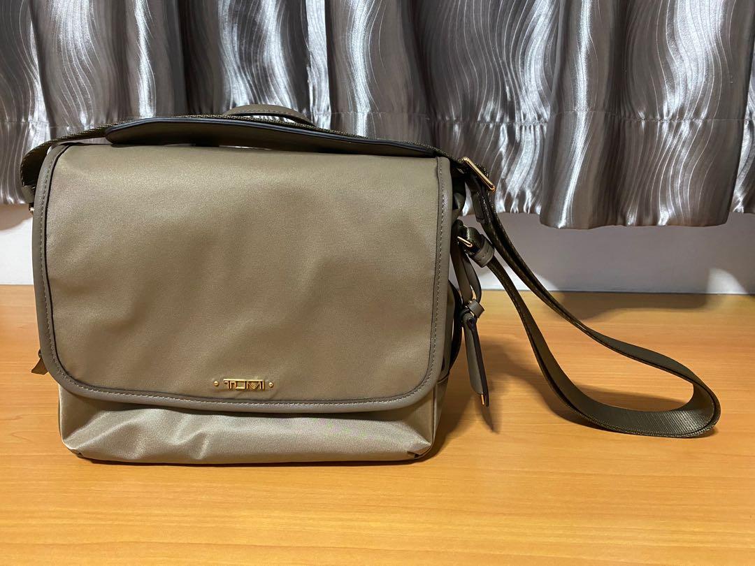 Tumi small hotsell lola messenger