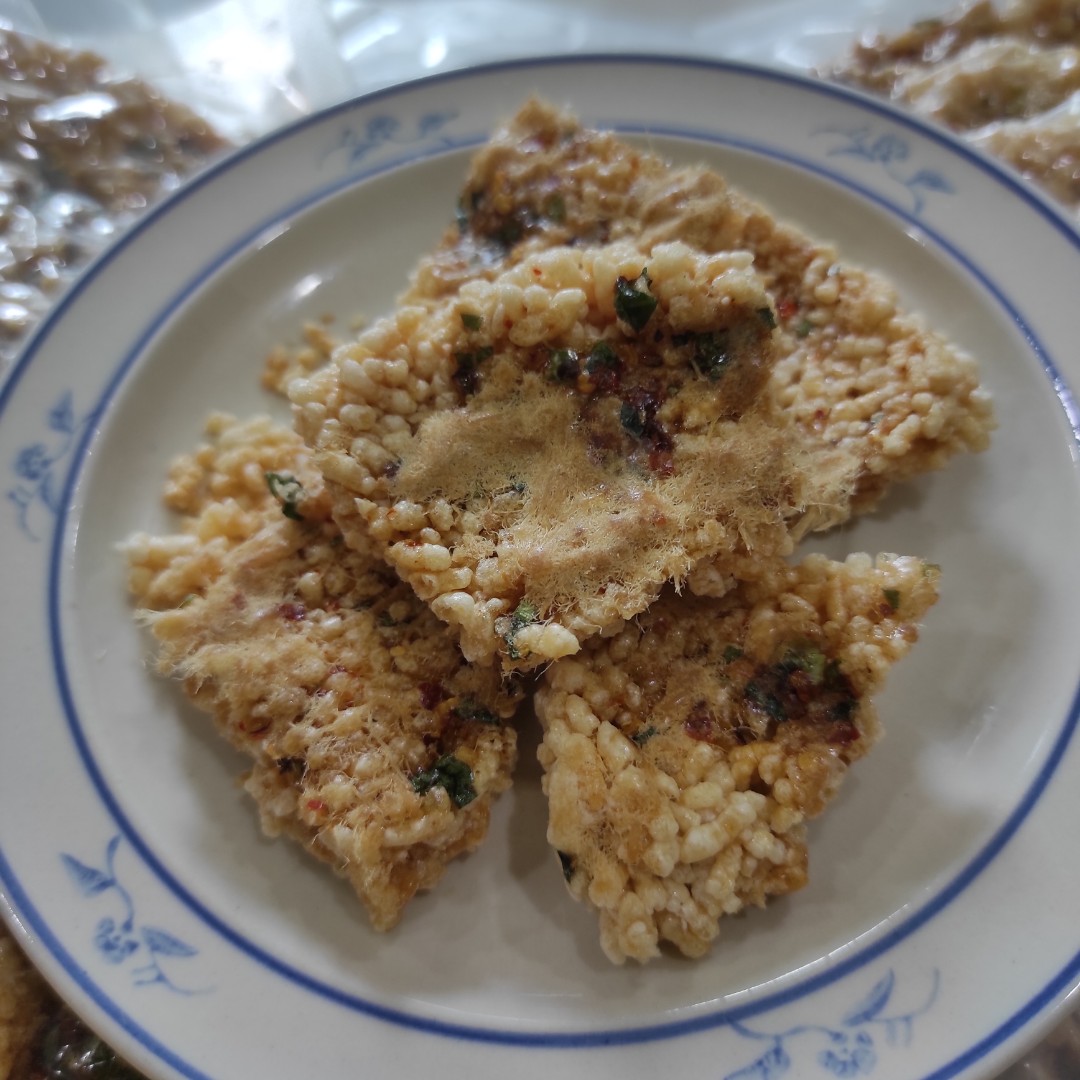 Vietnamese Pork Floss Rice Crackers, Food & Drinks, Packaged & Instant