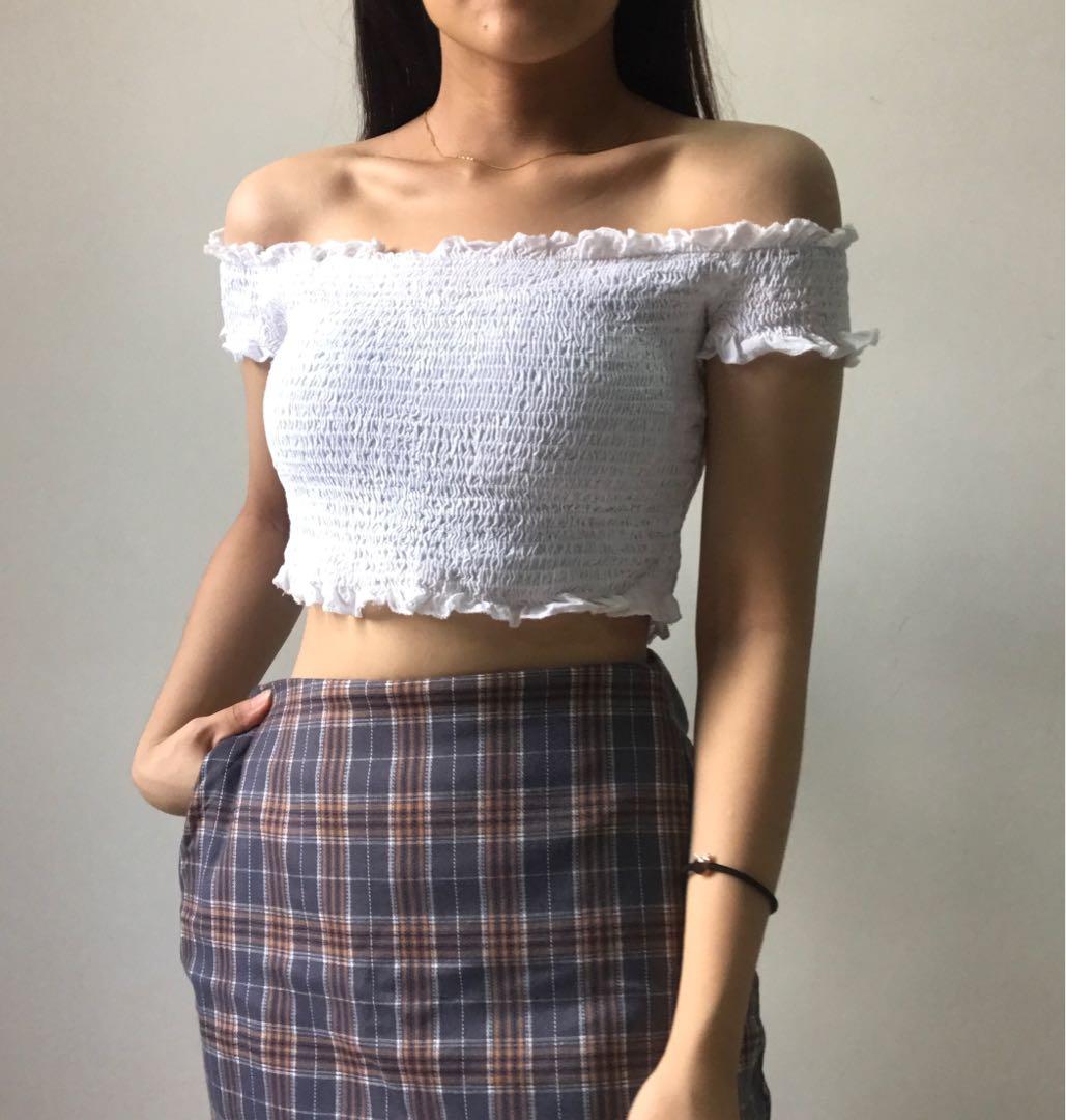 White cropped tube top Subdued, Women's Fashion, Tops, Sleeveless on  Carousell
