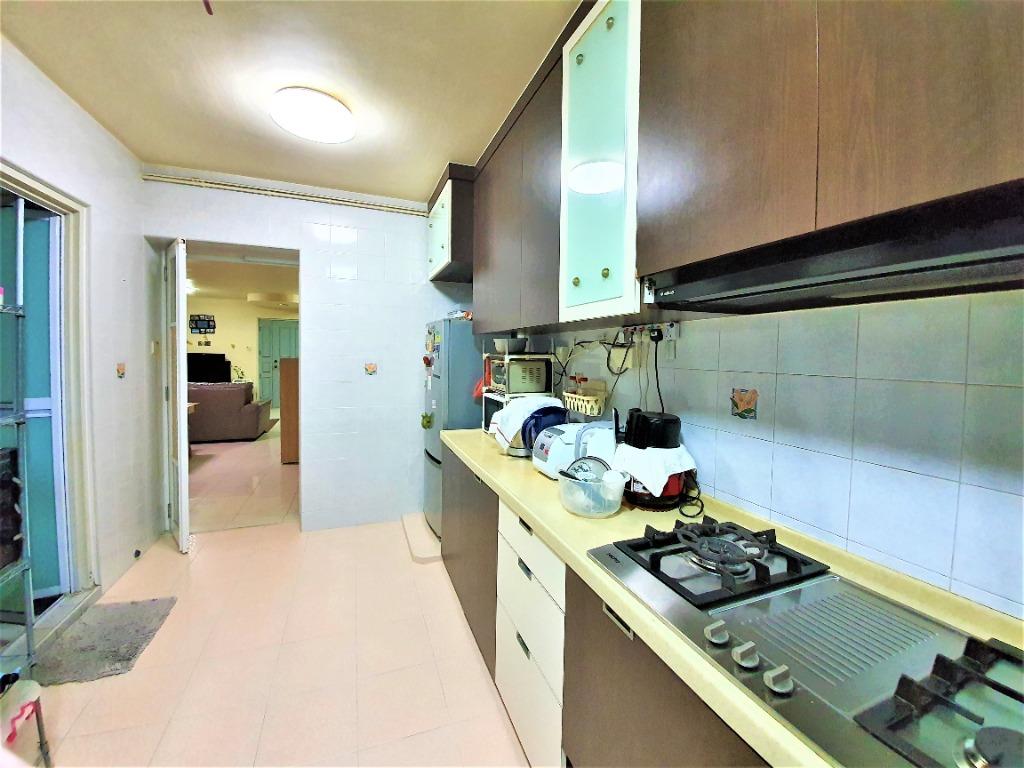 107D Punggol Edgefield Plains 07 / Near Meridian LRT / Punggol