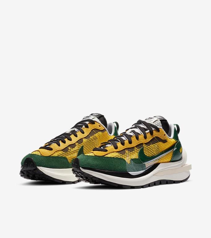 Nike sacai pre order new arrivals