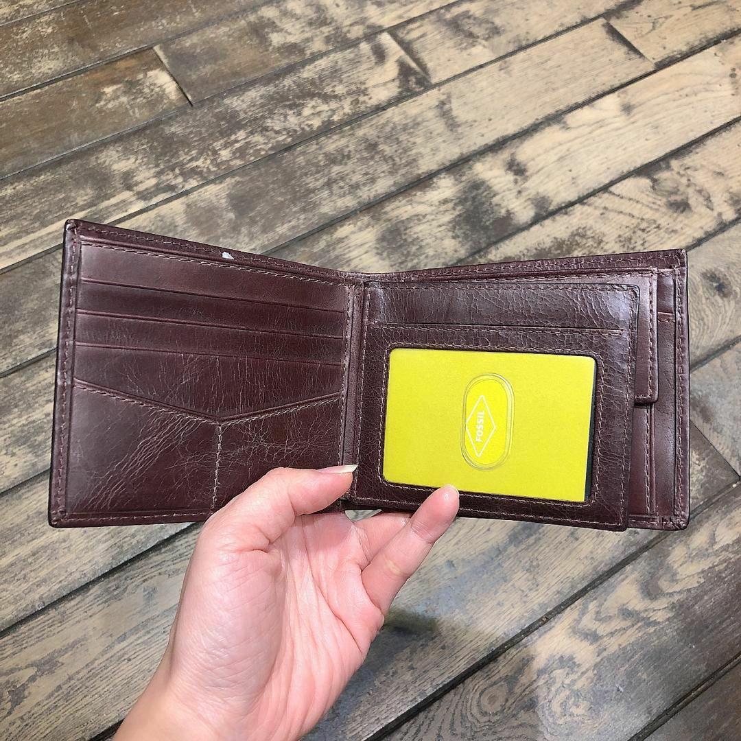 Authentic Fossil Men Wallet, Luxury, Bags & Wallets on Carousell