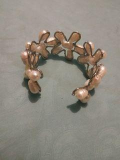 Gelang mutiara